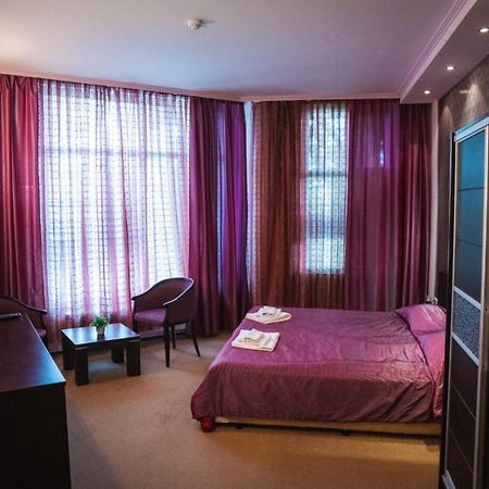 Hotel Ezeroto Stara Zagora Luaran gambar