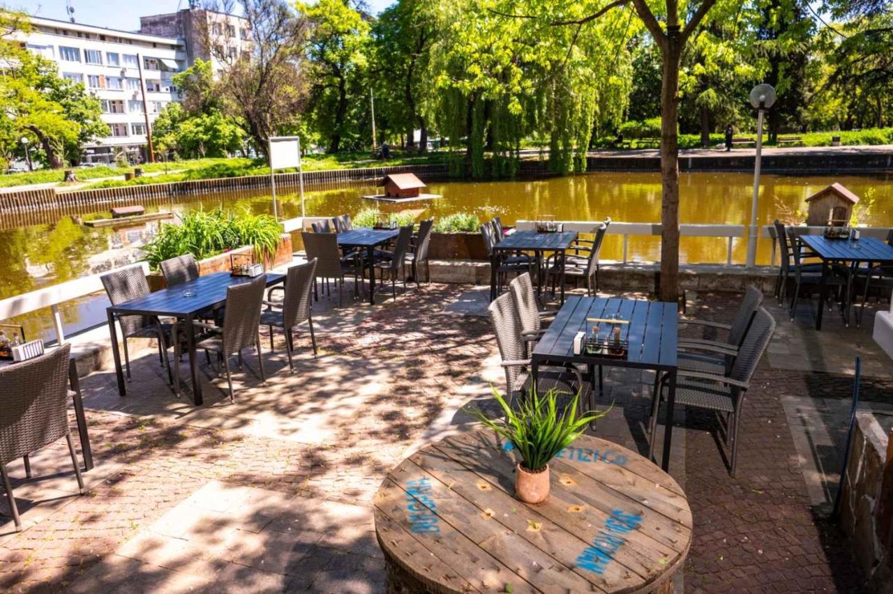 Hotel Ezeroto Stara Zagora Luaran gambar