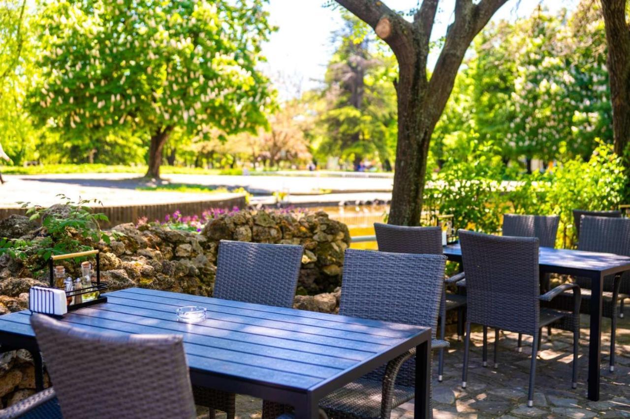 Hotel Ezeroto Stara Zagora Luaran gambar