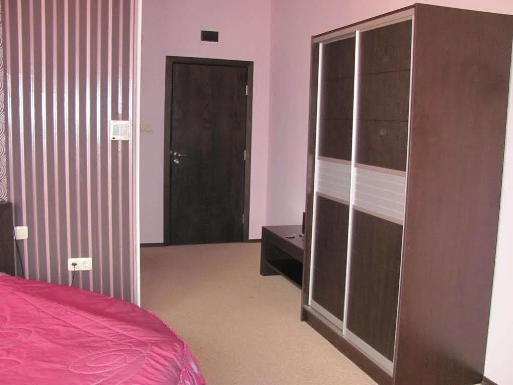 Hotel Ezeroto Stara Zagora Luaran gambar