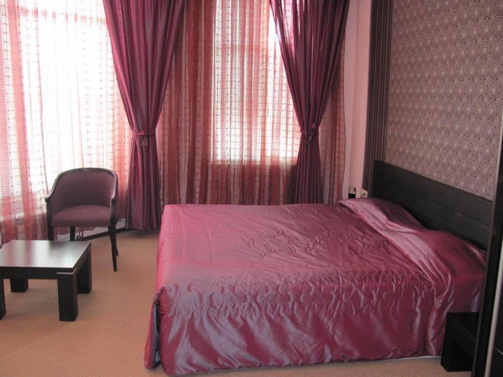 Hotel Ezeroto Stara Zagora Luaran gambar