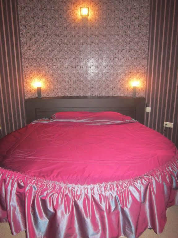 Hotel Ezeroto Stara Zagora Luaran gambar