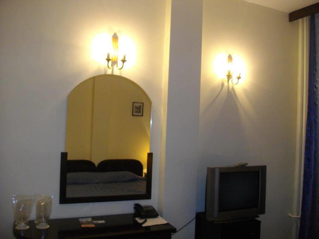 Hotel Ezeroto Stara Zagora Luaran gambar