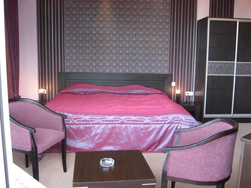 Hotel Ezeroto Stara Zagora Luaran gambar